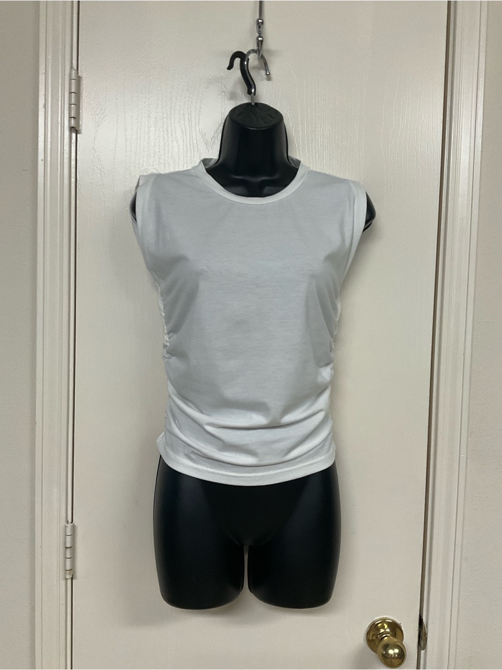 SHEIN White Sleeveless Crewneck Tank Top